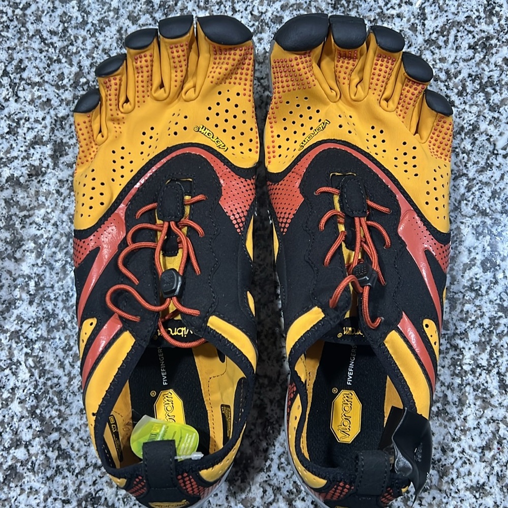 Vibram fiver finger V- run (training) shoes - never worn